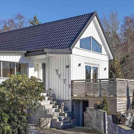 Mysigt Hus Med Natur & Jacuzzi I Olofstorp Gothenburg Bagian luar foto