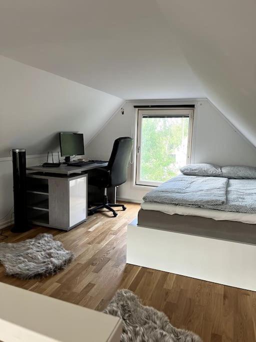 Mysigt Hus Med Natur & Jacuzzi I Olofstorp Gothenburg Bagian luar foto