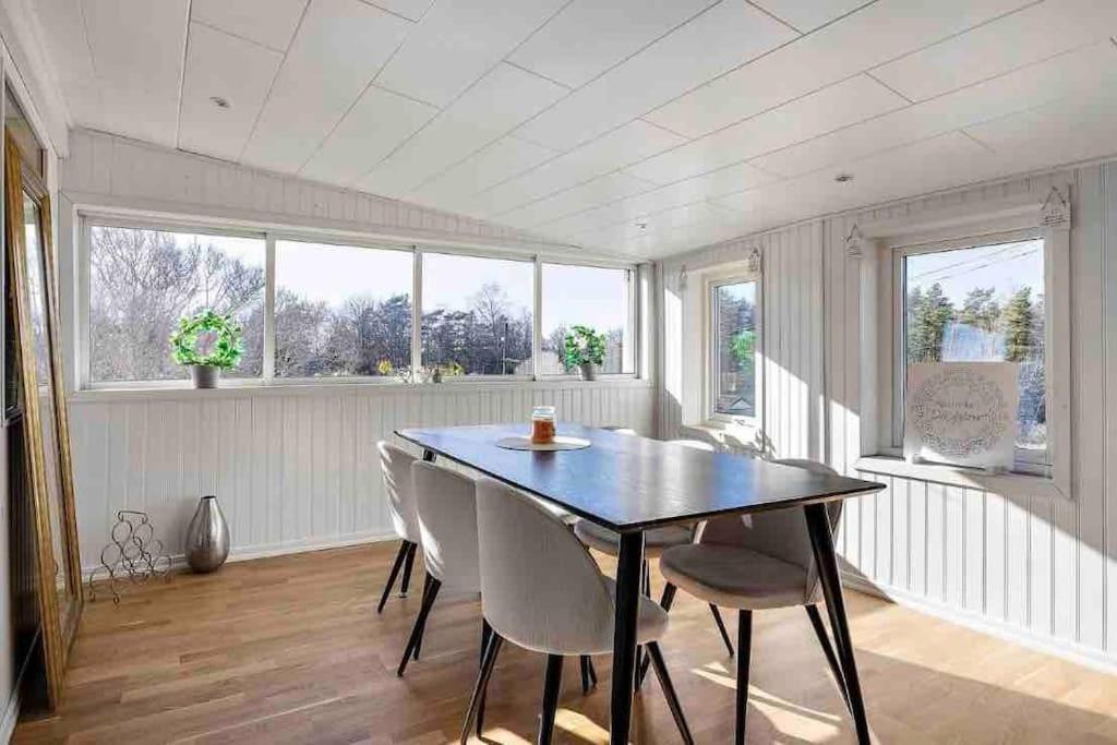 Mysigt Hus Med Natur & Jacuzzi I Olofstorp Gothenburg Bagian luar foto