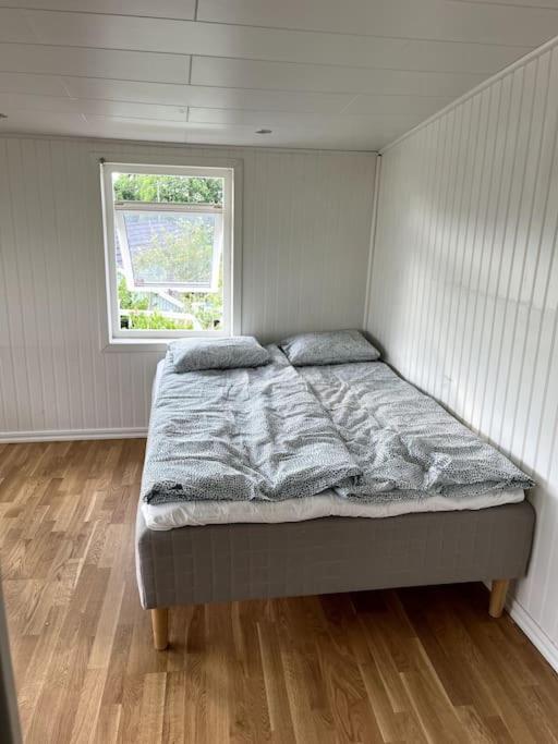 Mysigt Hus Med Natur & Jacuzzi I Olofstorp Gothenburg Bagian luar foto