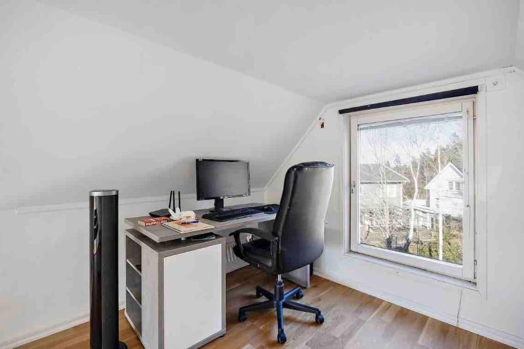 Mysigt Hus Med Natur & Jacuzzi I Olofstorp Gothenburg Bagian luar foto