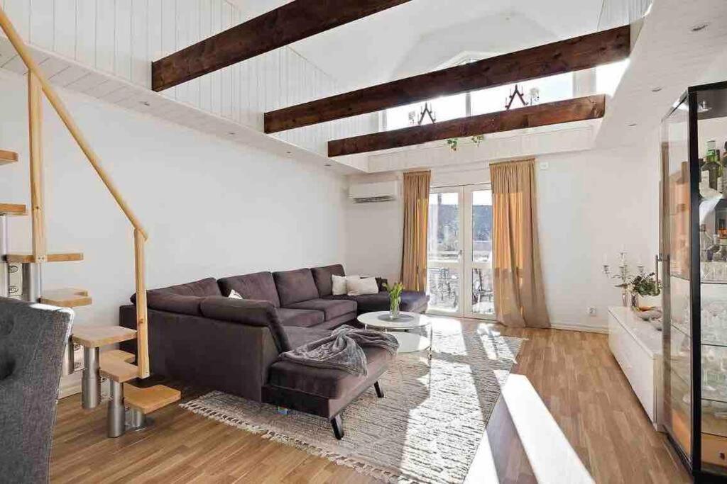 Mysigt Hus Med Natur & Jacuzzi I Olofstorp Gothenburg Bagian luar foto
